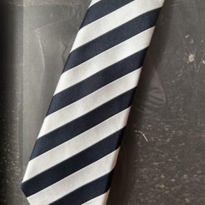Vintage White Stylish Men’s Stripes Necktie