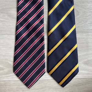 Hisdern Blue Elegant Striped Silk Tie