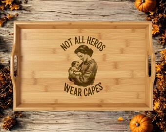 Bandeja de bambú para servir en homenaje a mamá / Diseño grabado de mamá heroína