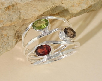 Anillo de plata de ley con múltiples piedras: banda de piedras preciosas estilo bohemio hecha a mano