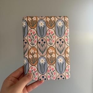 Funda vintage floral para Kindle / Accesorio acogedor para lectores / Funda para Kindle Paperwhite