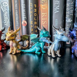 Mini Andarna Dragon Figurine: Hand-Painted Fourth Wing Book Shelf Decor