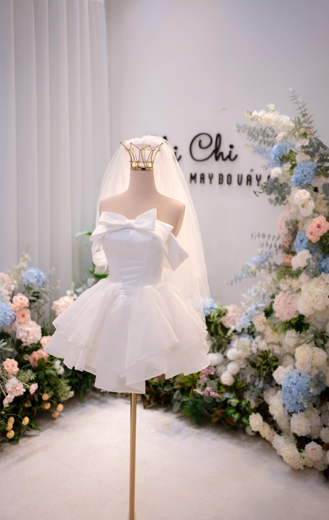 Off Shoulder Short White Wedding Dress with Bow - Mini Bridal Reception Dress, Layered Tulle Skirt, Corset Party Gown, After Party Outfit Off Shoulder Short White Wedding Dress with Bow - Mini Bridal Reception Dress, Layered Tulle Skirt, Corset Party Gown, After Party Outfit