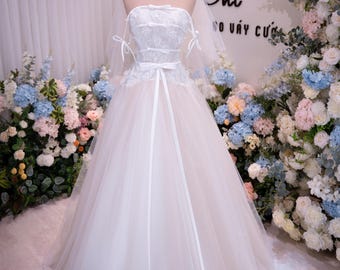 Strapless Tulle Wedding Dress / Lace Bridal Gown / Floral Applique Wedding Dress / Custom Made Bridal Dress / Elegant Wedding Dress
