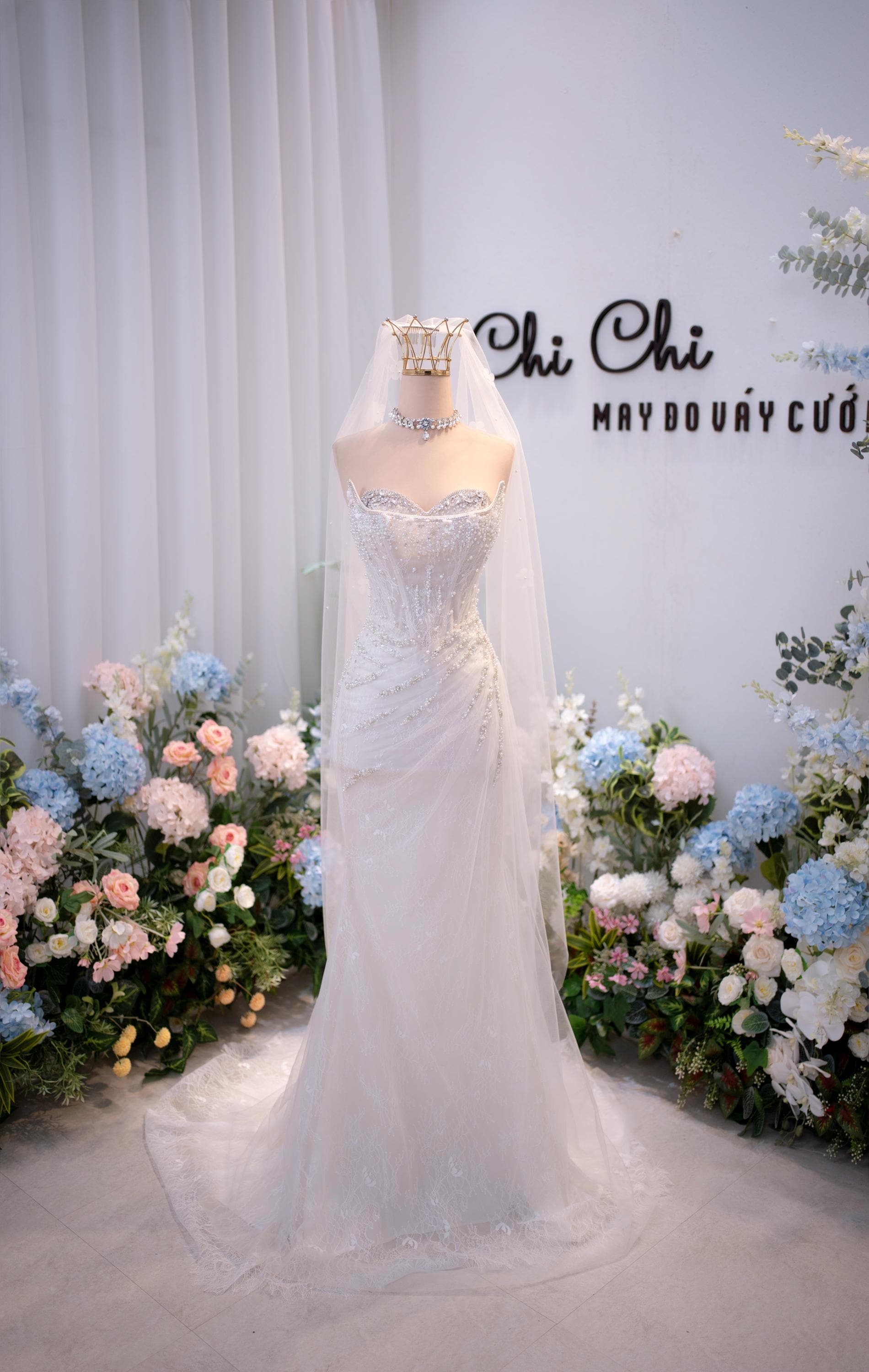 chinese dress ladies Bustle double bow back detailed scuba mermaid gown – Rubber Ducky main image 1