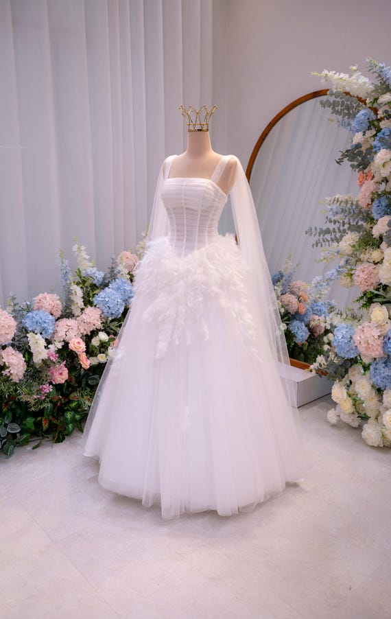 Feather A-Line Wedding Dress / Sheer Corset Bridal Gown / Tulle Cape Sleeve Dress / Unique Boho Wedding Dress / Custom Size Bridal Gown Feather A-Line Wedding Dress / Sheer Corset Bridal Gown / Tulle Cape Sleeve Dress / Unique Boho Wedding Dress / Custom Size Bridal Gown