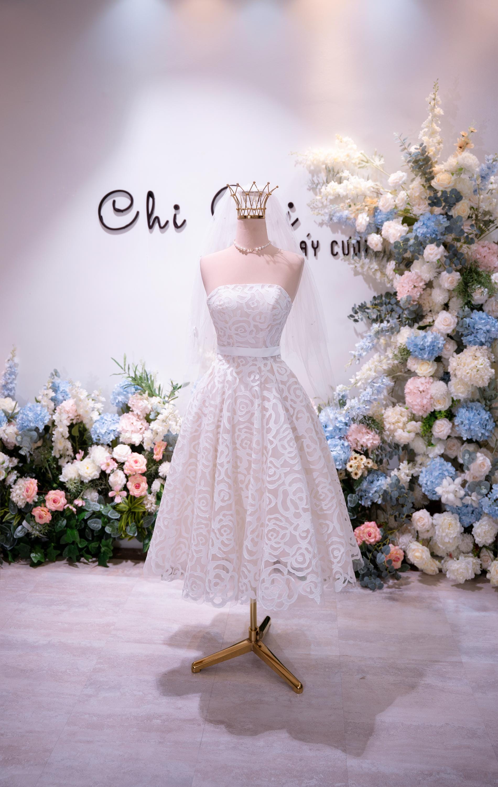 white lace fairy dress Square-Neck Embellished Lace Ball Gown