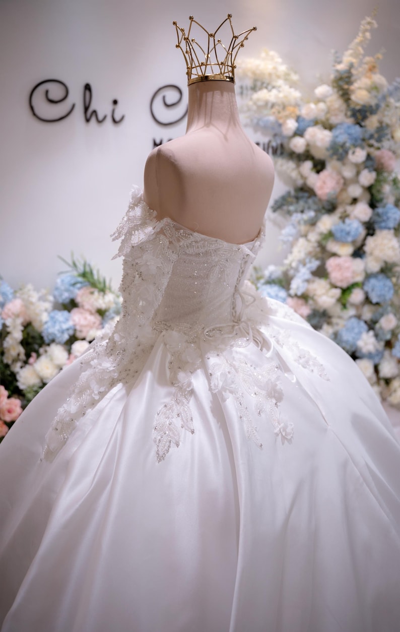 Princess Bridal Ball Gown Sleeveless Wedding Dresses For Women