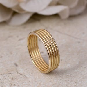 Messing gekämmte Bandring, handgemachter minimalistischer Schmuck, strukturierter Unisex Ring, einfache Messingband, jeden Tag Boho Ring, Geschenk für sie oder ihn