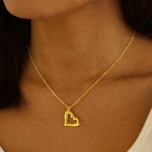 Colar com pingente de coração de ouro, joia de amor feita à mão, presente romântico para ela, colar de ouro delicado, pingente de coração exclusivo, joia de aniversário