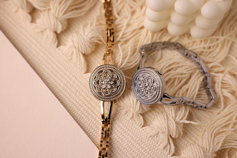 Blommig armbandsklocka för kvinnor, dekorativ urtavla med smyckesklocka och personlig presentask, elegant armbandsur som present till henne bild 5