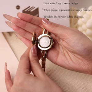 Blommig armbandsklocka för kvinnor, dekorativ urtavla med smyckesklocka och personlig presentask, elegant armbandsur som present till henne bild 2