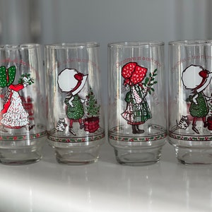 Vintage Coca Cola Holly Hobbie collectible glasses,Vintage Advertising drinkware,Christmas drinkware,American Greetings,1977,limited edition