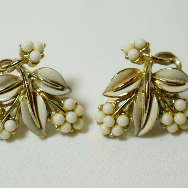 Vintage clip on earrings,Signed Coro gold tone cream enameled leaves and celluloid berries,vintage jewelry,vintage glam