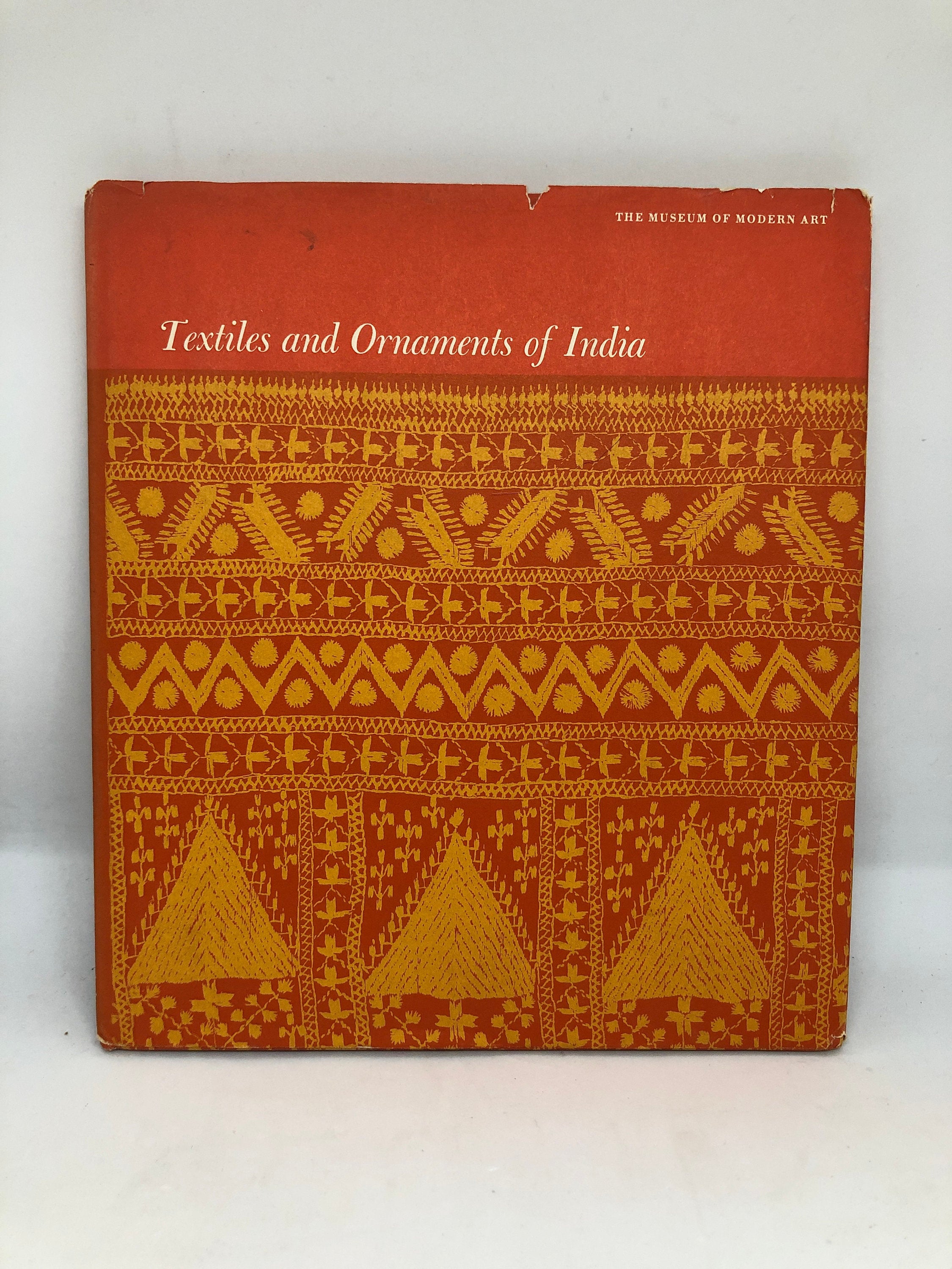 洋書 Textiles and Ornaments of India il_fullxfull.2299800634_gfbo.jpg