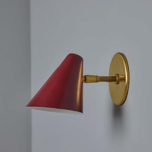 Paar jaren 1950 wandkandelaar, handgemaakte Italiaanse wandlamp met ronde kap
