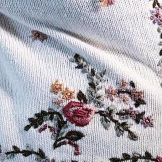 Vintage Classic Cream Colored Embroidered Flower … - image 3