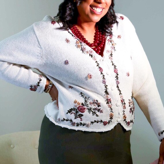 Vintage Classic Cream Colored Embroidered Flower … - image 2