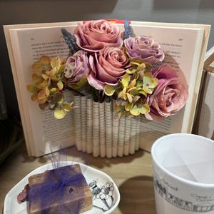 Book Bouquet (pick color)