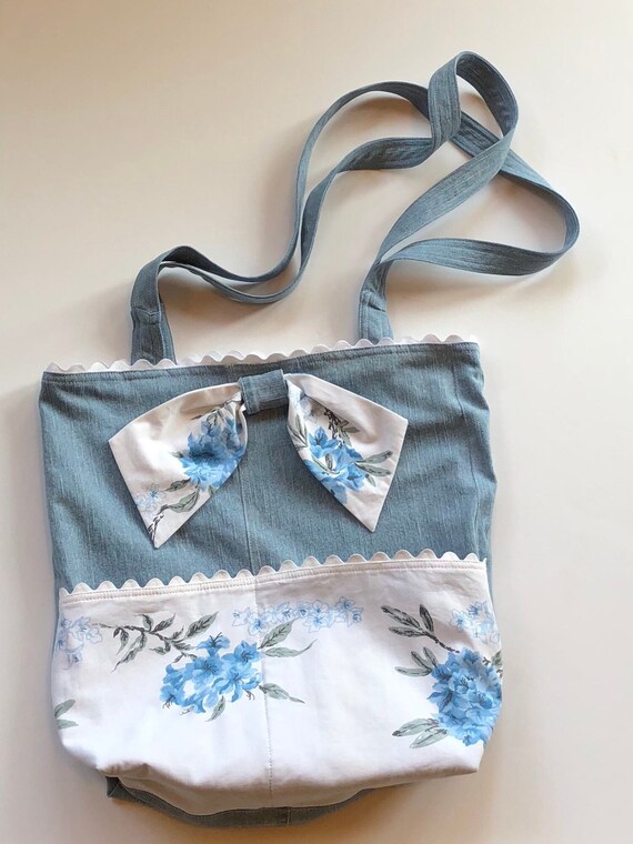 Shoulder bag reversible tote