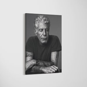 Impresión en lienzo de Anthony Bourdain: Retrato en blanco y negro, decoración de pared de leyendas famosas