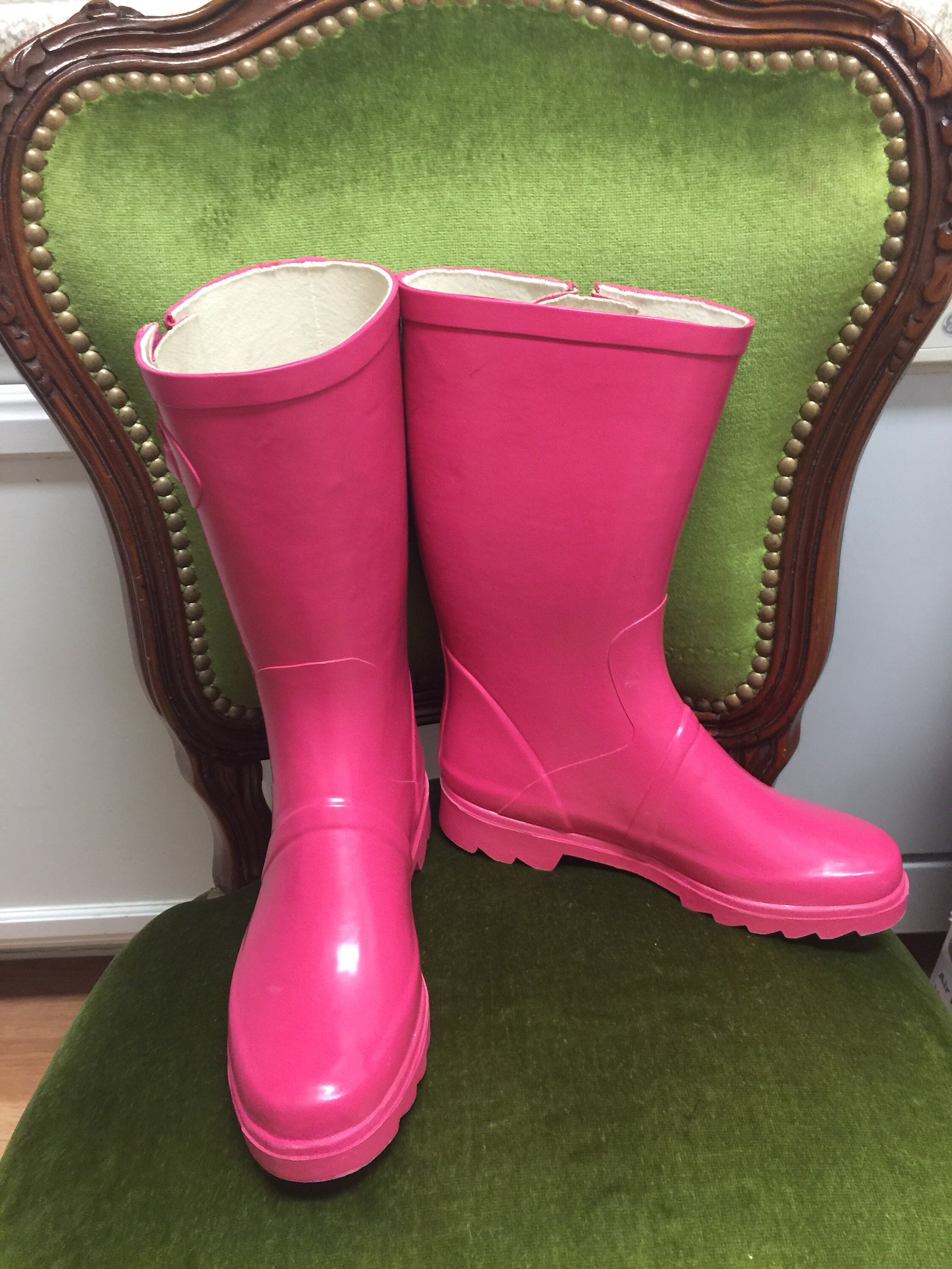 STEVE MADDEN Rubber Rain Boots Barbie PINK Sz 89