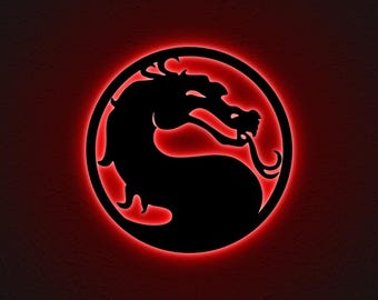 Könnte beinhalten: Schwarze Drachensilhouette in einem rot leuchtenden Kreis, vor einem dunkelroten Hintergrund. Der Drachenkopf ist sichtbar, mit herausgestreckter Zunge. Das Design hat einen Leuchteffekt und erzeugt eine auffällige Optik.