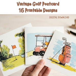 Può includere: Tre cartoline ad acquerello con illustrazioni a tema golf. Una mostra un golf cart, un'altra una sacca da golf e la terza un campo da golf con una bandiera. Le cartoline sono etichettate "Vintage Golf Postcard" e "16 Printable Designs."
