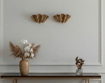 Handmade Vintage Brass Ruffle Shade Mid Century Modern Brass Half Flower Scalloped Vanity Wall Sconce Brass Fixture Wall Lamp Art Deco Lamp