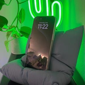 “Pillow” phone holder