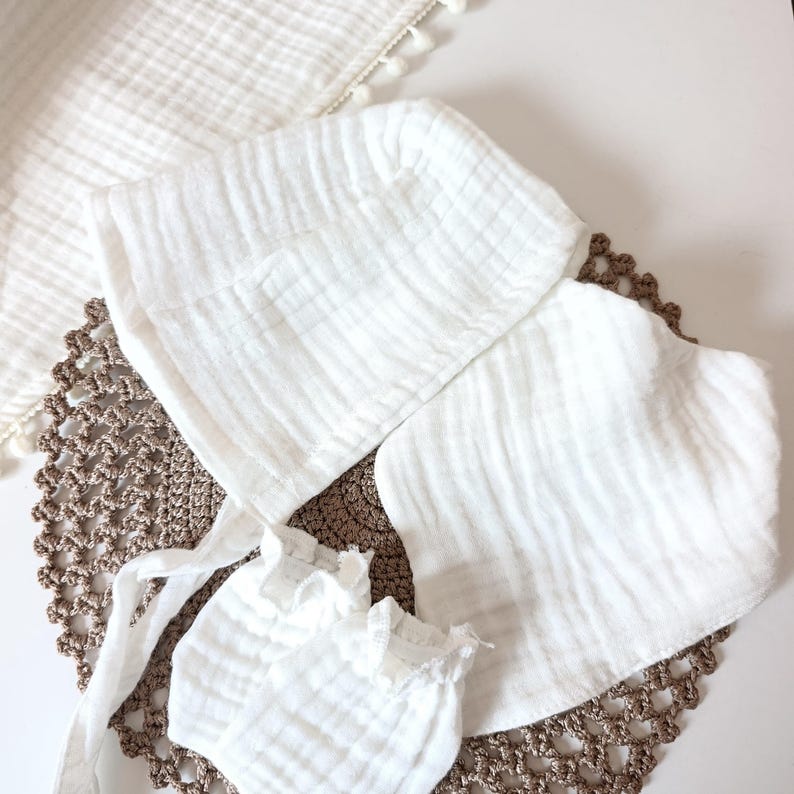 Blaues Musselin-Neugeborenen-Outfit: 4-teiliges Kimono-Set Bild 15