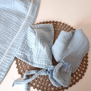 Blaues Musselin-Neugeborenen-Outfit: 4-teiliges Kimono-Set Bild 11