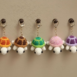 Handgemachte gehäkelte Schildkröte Schlüsselanhänger - Süße Amigurumi Schildkröte Plüsch-Schlüsselanhänger - Ozeantier Geschenk für Schildkrötenliebhaber