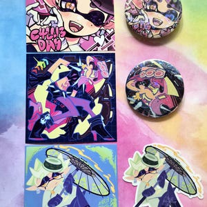 Puede incluir: Una colección de pegatinas y botones coloridos con personajes de estilo anime. Las pegatinas y botones tienen una variedad de diseños, incluyendo personajes con gafas de sol, paraguas y texto que dice "Chill's Day". La paleta de colores incluye rosa, azul, amarillo y negro.