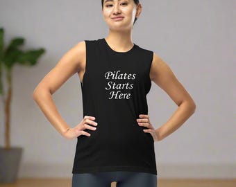 Camiseta sin mangas Pilates Starts Here • Camiseta sin mangas para mujer • Camiseta divertida de fitness • Regalo de gimnasio para amantes del pilates