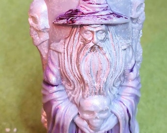 Vela de mago, figura, gris plateado - violeta: mística, noble, mágica, con finos detalles, fundida a mano y pintada con cariño. Rituales, magia, hechizos.