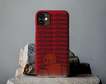 c00lkidd-inspirerat forsaken c00lkidd-skin, blox-spel, smalt telefonskal med röd robotkaraktär, upprepande c00lkidd-textmönster