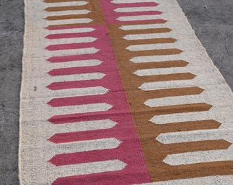 Tappeto Kilim intrecciato a mano – Tappeto per scale vintage geometrico rosa, ideale per scale, corridoi, stile boho indiano, in lana e iuta, ecologico.