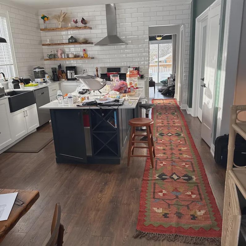 Tappeto Kilim - Vintage rosso, intrecciato a mano per corridoio e scale, geometrico, in juta e lana, tessitura piatta, per ingresso, bagno, cucina, per interni ed esterni. immagine 4