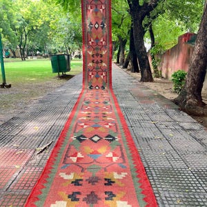 Tappeto Kilim - Vintage rosso, intrecciato a mano per corridoio e scale, geometrico, in juta e lana, tessitura piatta, per ingresso, bagno, cucina, per interni ed esterni. immagine 6
