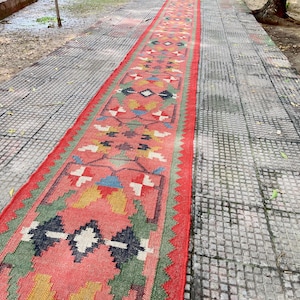 Tappeto Kilim - Vintage rosso, intrecciato a mano per corridoio e scale, geometrico, in juta e lana, tessitura piatta, per ingresso, bagno, cucina, per interni ed esterni. immagine 7