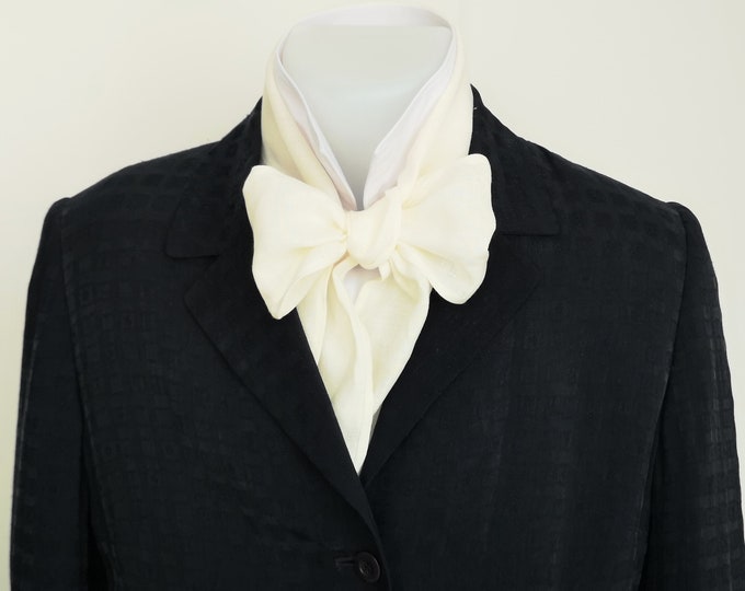 Linen Regency style bow tie, natural white linen, pure linen bow tie, self tie