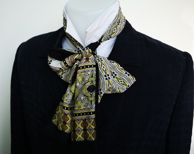 Floppy bow tie, period style, costume, Regency style, ascot