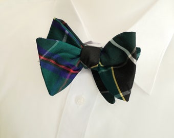 Plaid Silk Bow Tie by Bagzetoile, pure silk fabric, hunter tartan, freestyle for men / ships worldwide from France
