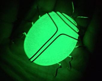 Glow bug wall mounting beetle