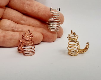 Single tiny copper, silver OR gold coloured cat in a gift box