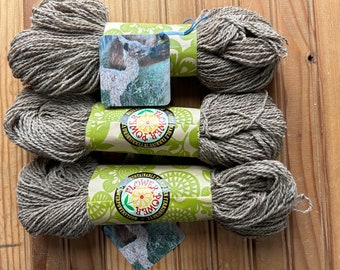 DK Natural light Grey Suri Llama Cheviot / Finn Blend, 2 0z, 2 Ply, 180 yards