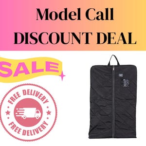 Pode incluir: Uma capa preta acolchoada para roupas com zíper central, alça superior e uma pequena janela de plástico transparente. A imagem inclui o texto Model Call, DISCOUNT DEAL e SALE, juntamente com um gráfico circular com um ícone de caminhão.