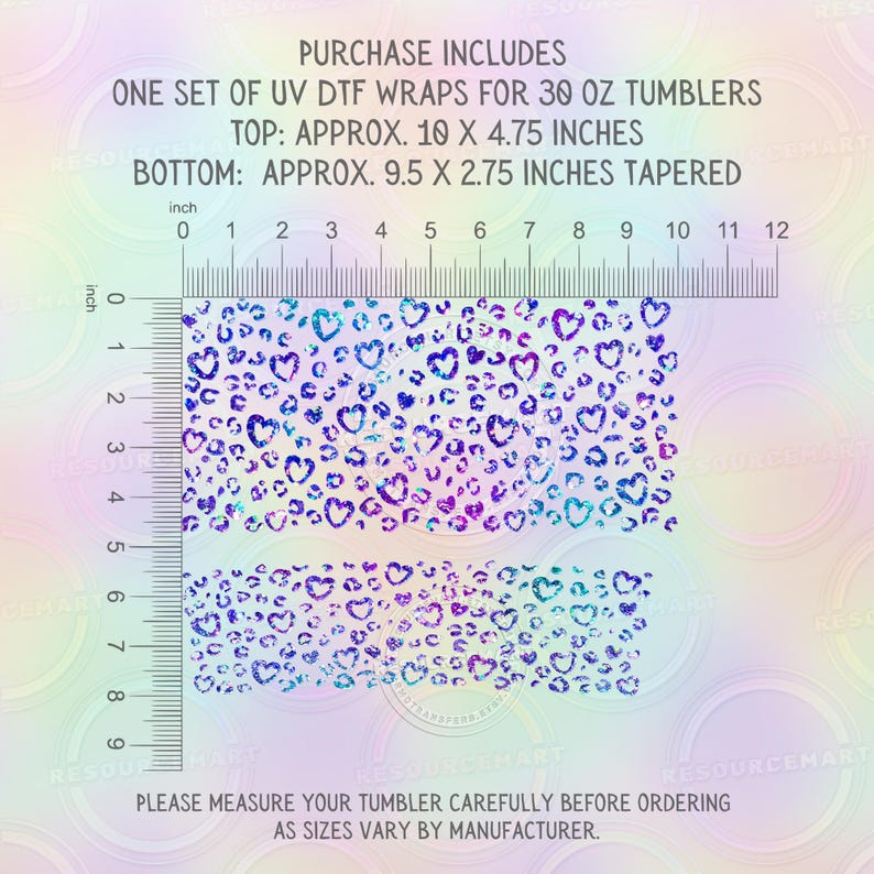 Puede incluir: Un juego de dos l&aacute;minas UV DTF para vasos de 30 oz con un estampado de leopardo en forma de coraz&oacute;n en tonos morado y azul. La parte superior mide 10 por 4.75 pulgadas y la inferior 9.5 por 2.75 pulgadas. El texto incluye detalles de compra.