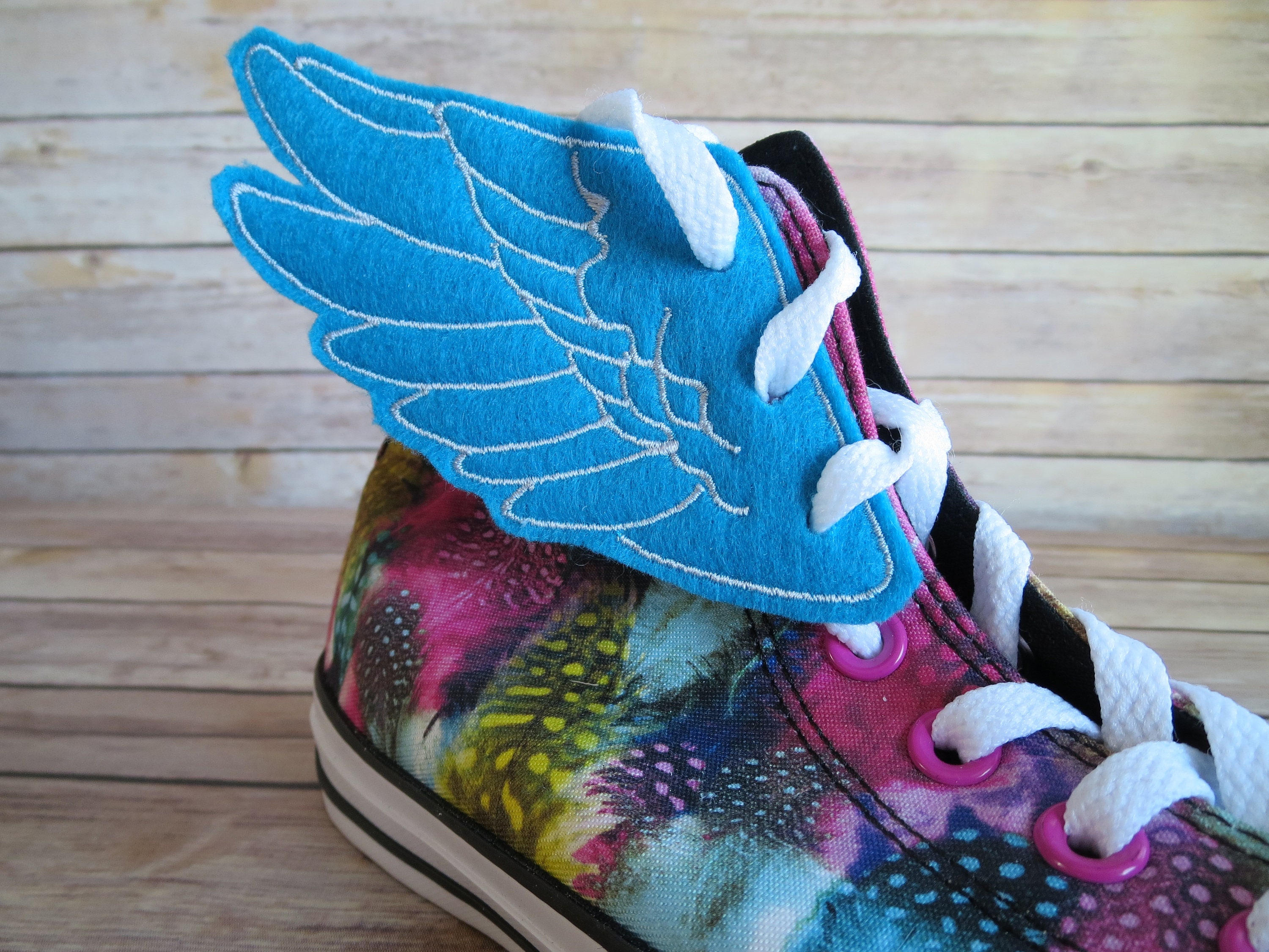 Sneakers with wings silhouette 4692428 Vector Art at Vecteezy